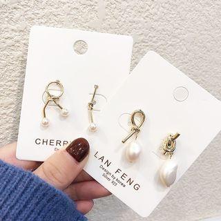 Non-matching Faux Pearl Knot Dangle Earring