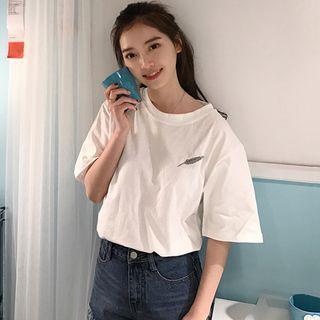 Elbow-sleeve Leaf Embroidered T-shirt