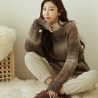 Round-neck Boxy Gradation Sweater