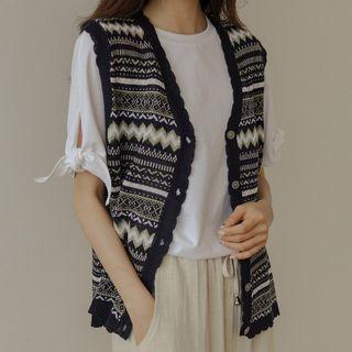 Sleeveless Scallop-edge Patterned Cardigan
