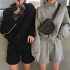 Sporty Sweatshirt / Shorts
