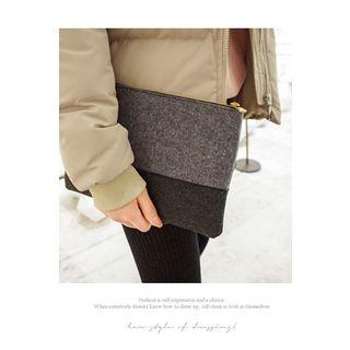 Two-tone Zipped Clutch