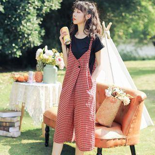 Set: Plain Short-sleeve T-shirt + Gingham Straight-cut Jumper Shorts