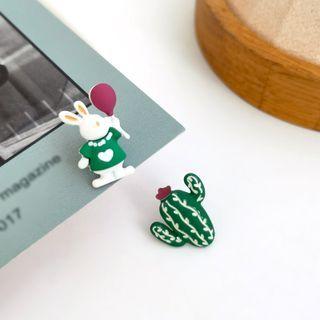 Rabbit Cactus Asymmetrical Alloy Earring 1 Pair - Green & White - One Size