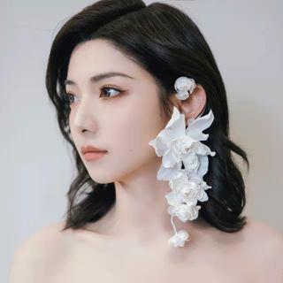 Bridal Flower Ear Cuff 1 Pair - White - One Size