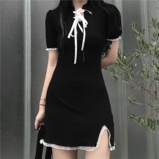 Short-sleeve Lace Trim Slit Mini Sheath Dress Black - One Size