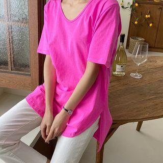 V-neck Round-hem Longline T-shirt