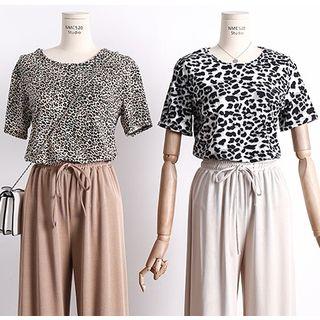 Leopard-print Short-sleeved Top