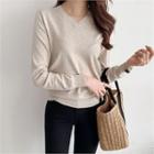 Button-back Slim-fit Knit Top