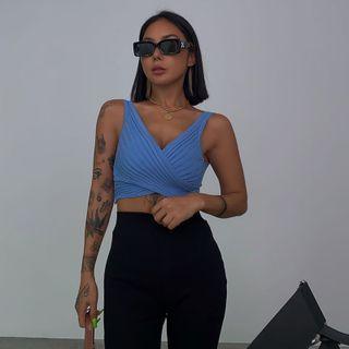 V-neck Plain Ribbed Cropped Tank Top
