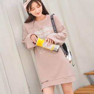 Lettering Cut-out Long Pullover