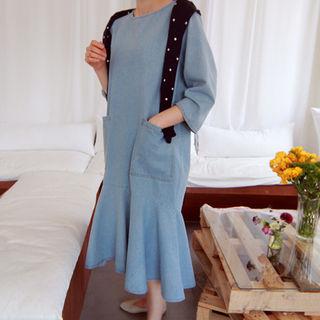 Dual-pocket Ruffle-hem Denim Dress