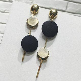 Round Non-matching Earrings