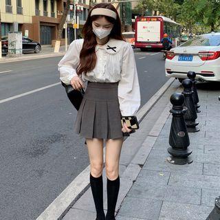 Balloon-sleeve Collared Blouse / Pleated Mini A-line Skirt