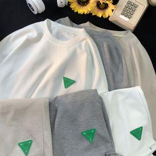 Elbow-sleeve Triangle Accent T-shirt / Pants