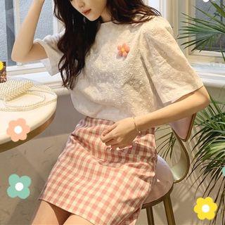 Short-sleeve Perforated Top / Checker A-line Mini Skirt