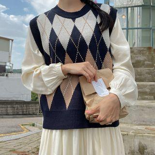 Round-neck Argyle Sweater Vest