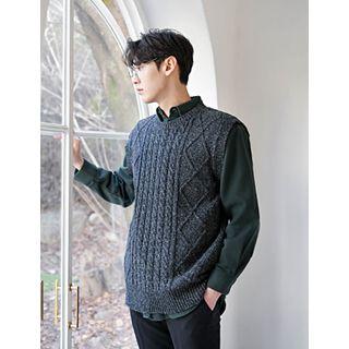 Crew-neck Sleeveless Cable-knit Sweater