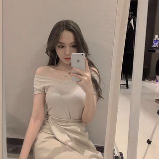 Short-sleeve Lace Trim V-neck T-shirt