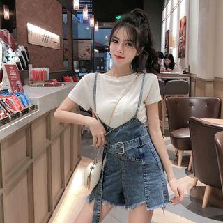Set: Plain Off-shoulder T-shirt + Demin Jumper Shorts / Demin Jumper Shorts