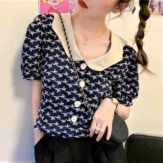 Short-sleeve Patterned Buttoned V-neck Top