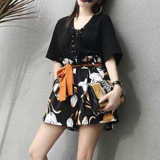 Set: Lace-up Short-sleeve T-shirt + Printed Wide Leg Shorts