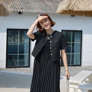 Buttoned Cropped Tweed Jacket