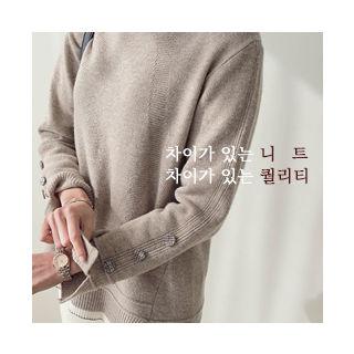 Button-detail Slit-side Knit Top