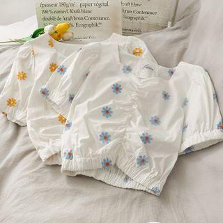 Daisy-print Ruched Crop Blouse