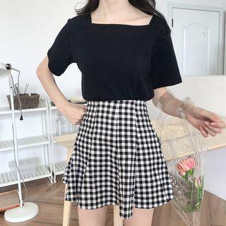 Short-sleeve Plain Top / Plaid A-line Mini Skirt