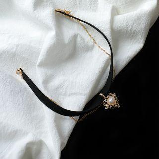 Faux Pearl Heart Pendant Choker Gold & Silver Heart - Black - One Size