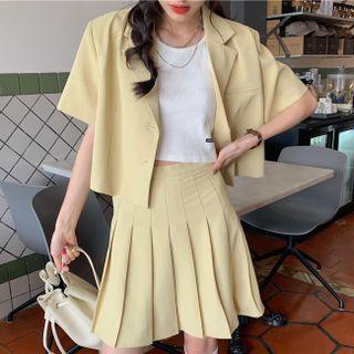 Short-sleeve Plain Cropped Blazer / Pleated Mini A-line Skirt