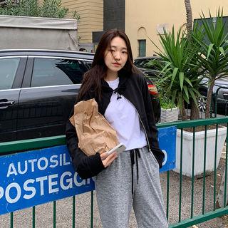 Kangaroo-pocket Crop Zip Hoodie