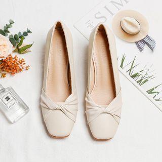Block Heel Twist-accent Pumps