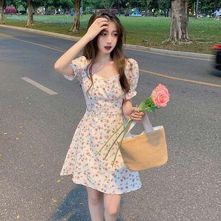 Short Sleeve Sweetheart Neckline Floral A-line Dress