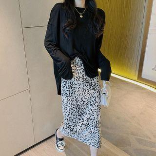 Set: Open-back Long-sleeve T-shirt + Leopard Print Midi Straight-fit Skirt