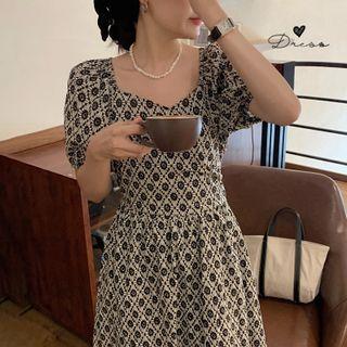 Short-sleeve Printed Midi A-line Dress Black - One Size