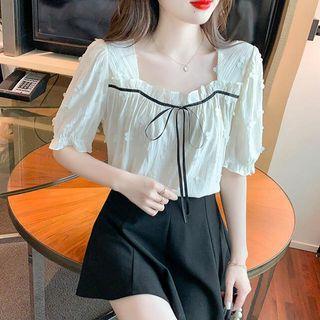 Short-sleeve Square Neck Ribbon Blouse