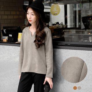 V-placket Dipped-hem Top