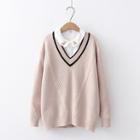 Contrast-trim V-neck Knit Sweater