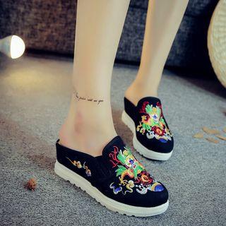 Chinese Traditional Platform Embroidered Mules