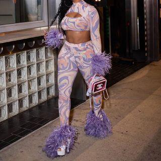 Set: Long-sleeve Printed Cropped Top + Pants