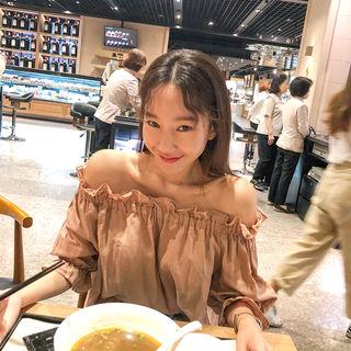 Off-shoulder Frilled Linen Blend Top