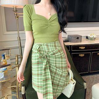 Short-sleeve Knit Top / Plaid Tie-strap Mini A-line Skirt