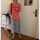 Short-sleeve Printed T-shirt / Floral Midi Skirt