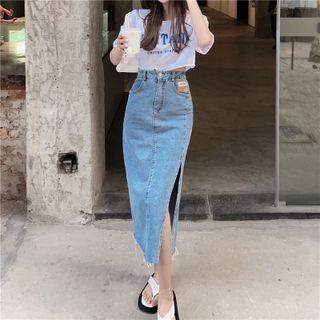 Frayed Denim Midi Skirt / Short-sleeve Lettering T-shirt