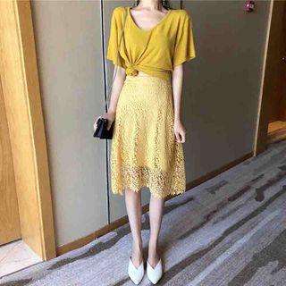 Plain Short-sleeve T-shirt / Crochet Lace Midi Skirt