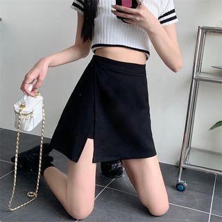 Slit Mini Skirt / Short-sleeve Collared Top