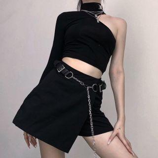 Mock-turtleneck Cold-shoulder T-shirt / Chained Skort