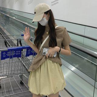 Short-sleeve Asymmetrical Plaid T-shirt + Plain Shorts